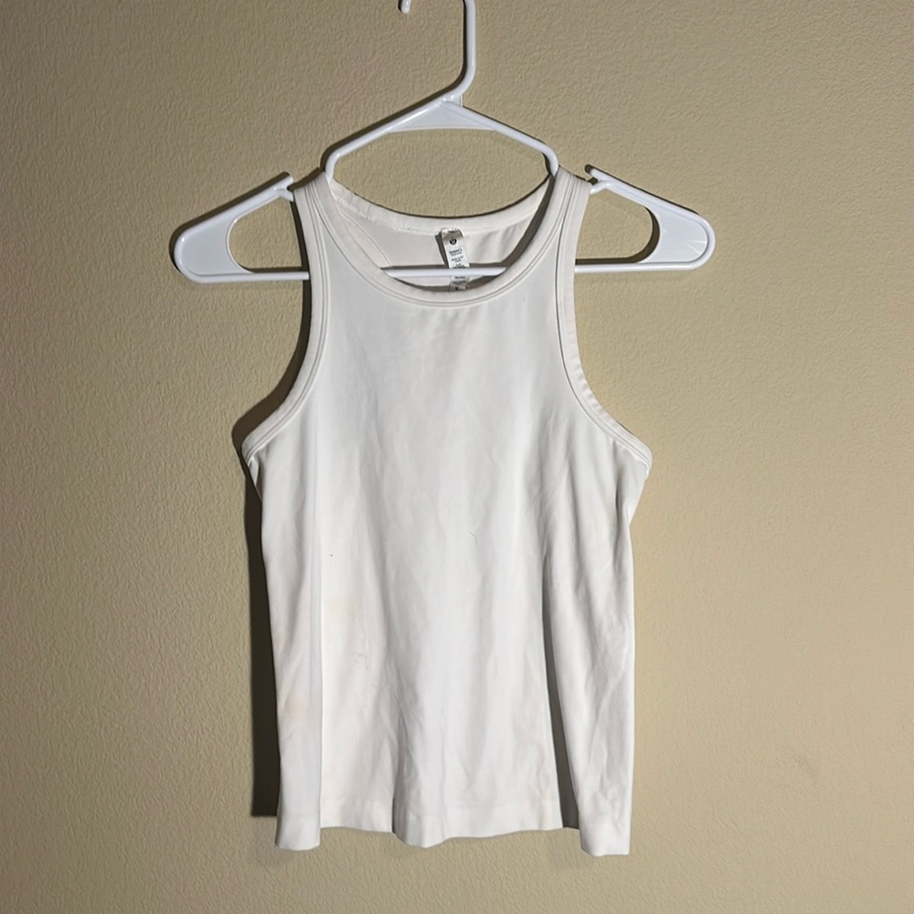 I’m selling this, simply because I’ve never wore it.